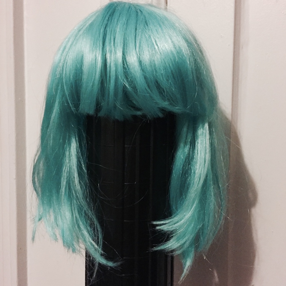 Halloween Wig Bob Medium Hair Aqua Blue